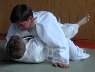 [Foto:
Judo-Würgegriff:
Yoko Juji Jime
]