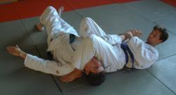 [Foto:
Judo-Armhebel:
Juji Gatame
]