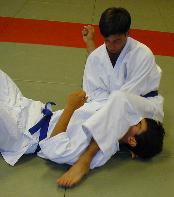 [Foto: Kuzure Kami Shio Kannuki Gatame 1]