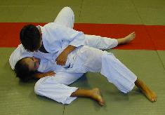 [Foto:
Judo-Haltegriff:
Kashira Gatame
]