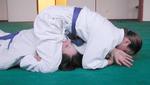[Foto:
Judo-Haltegriff:
Tate Sankaku Gatame
]
