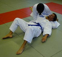 [Foto:
Judo-Würgegriff:
Kata Te Jime
]